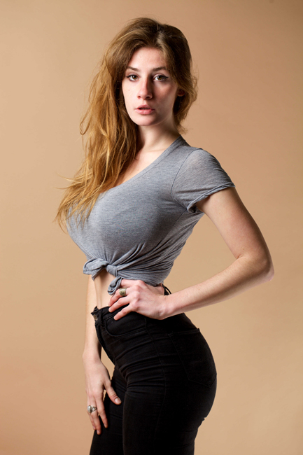 Model Nora Isabel 