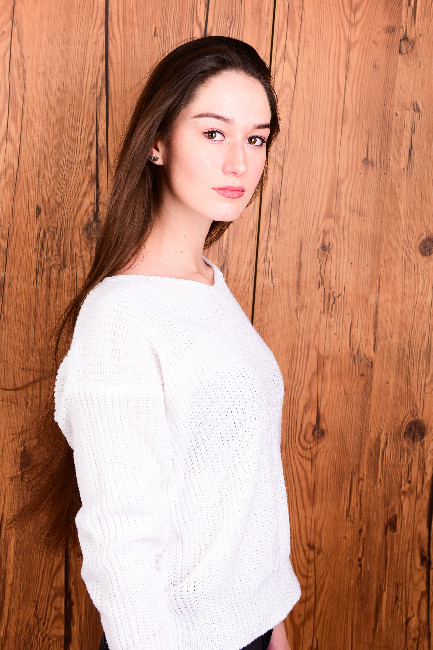 Exhibition hostess Madina Munich