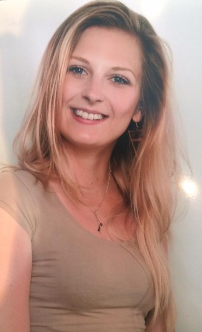 Denise from Wiesbaden, Hair: blond (dunkel), Eye: blau, German: Muttersprache, English: Fliessend, French: nein, Spain: nein