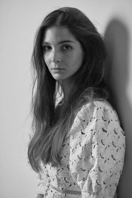 Hostess Lina