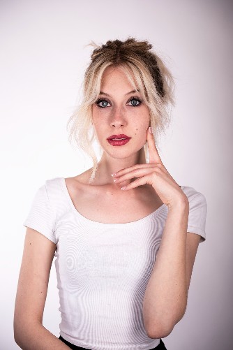Booth Model Ira  from Berlin
