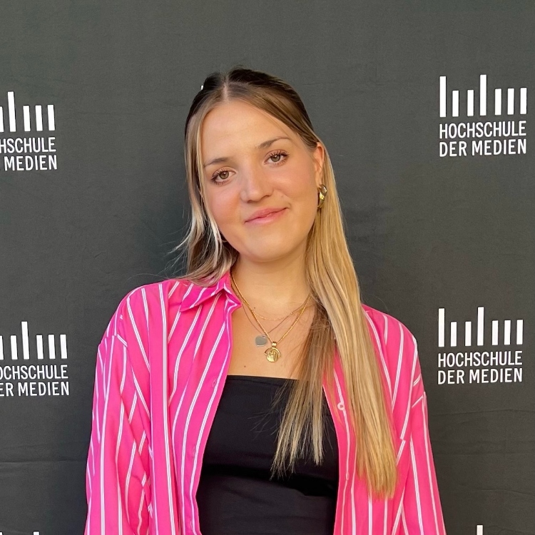 Hostess Paula Stuttgart