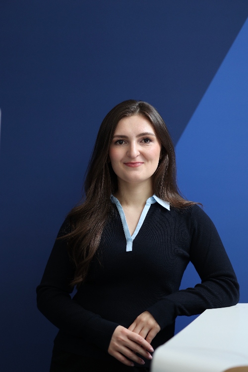 Promoter Brikena aus Hamburg