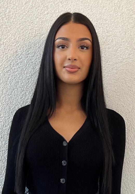 Exhibition Hostess Anita from Stuttgart, Hair: schwarz, Eye: braun, German: Muttersprache, English: Fliessend, French: nein, Spain: nein