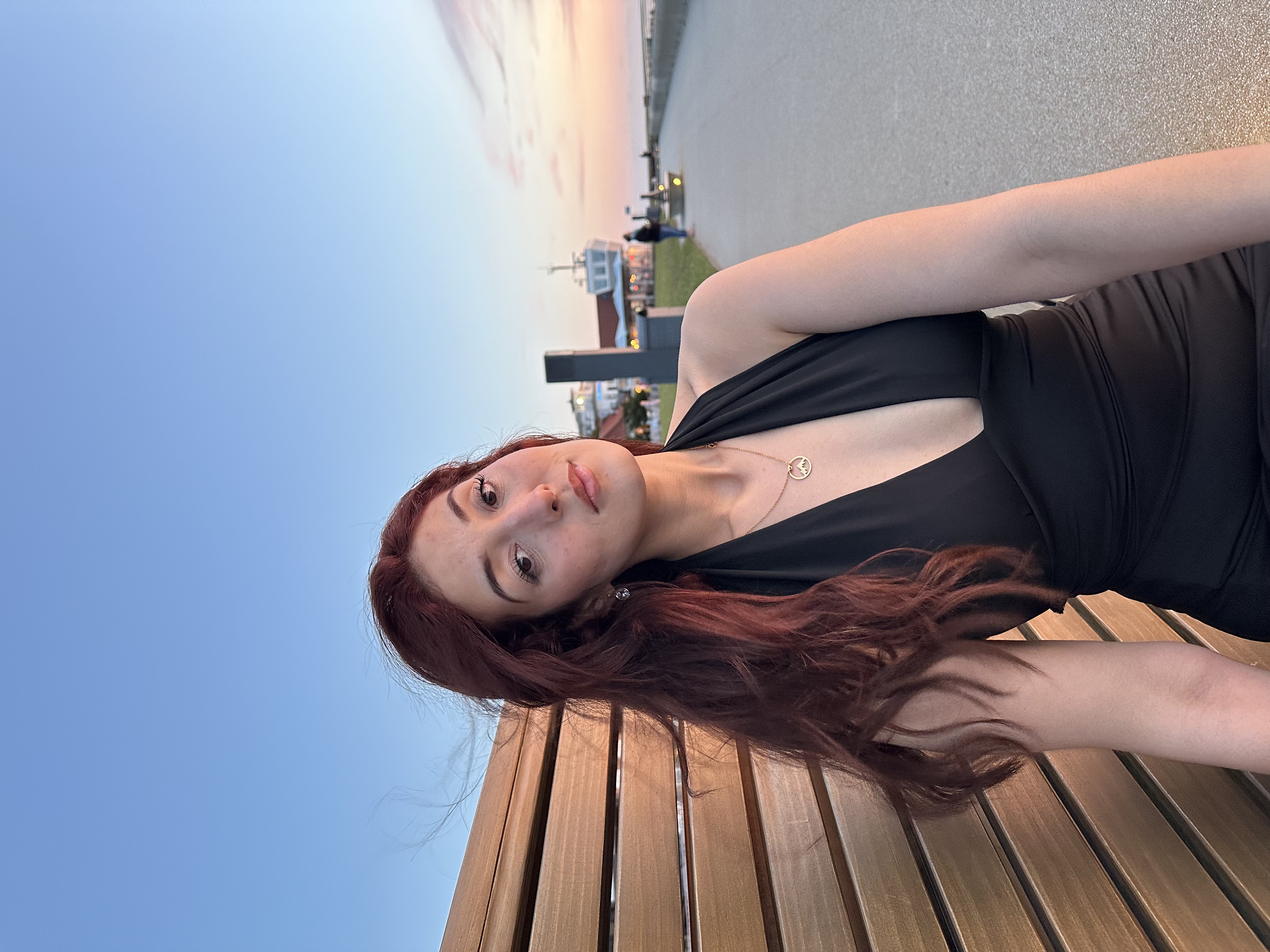 Hôtesse Ilhem pour salons &agrave; Hanovre